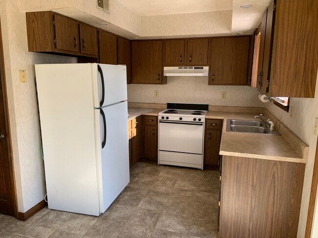 Building Photo - 500 Merchant Ln