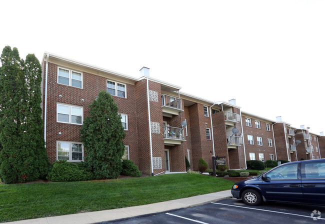 Building Photo - Queens Ridge Apartments