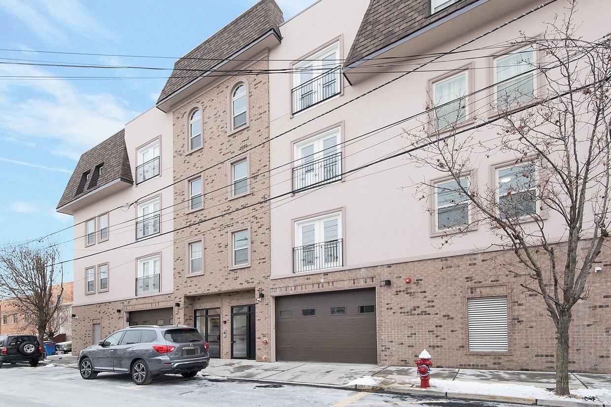 Primary Photo - 7014 Jackson St