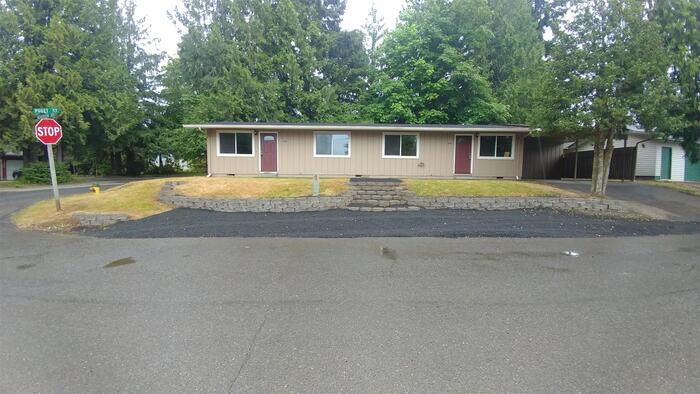 Foto principal - 1439 E Dearborn Ave