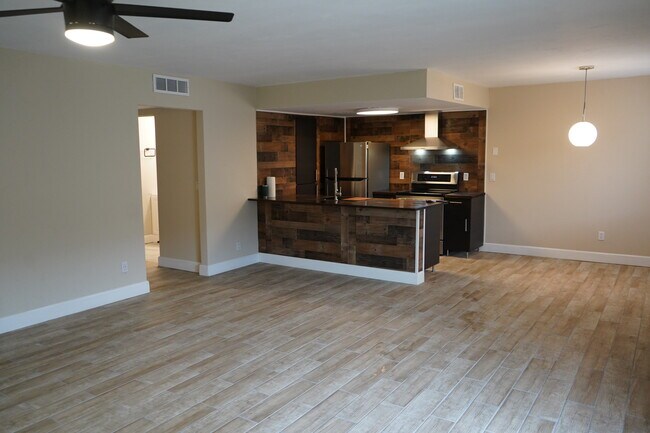 Building Photo - 2228 E Campbell Ave