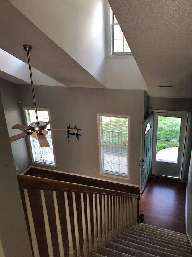 Foto del edificio - 5105 Spring Meadow Ln