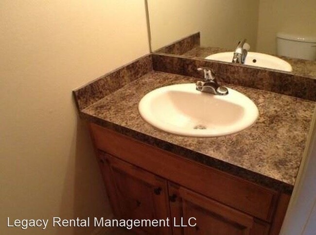 Building Photo - 2 br, 1.5 bath House - 2495 Eagle Dr