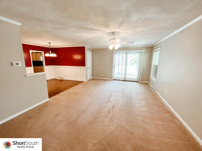 Building Photo - 4 Bed 2 Bath Home in East Grand Rapids For...