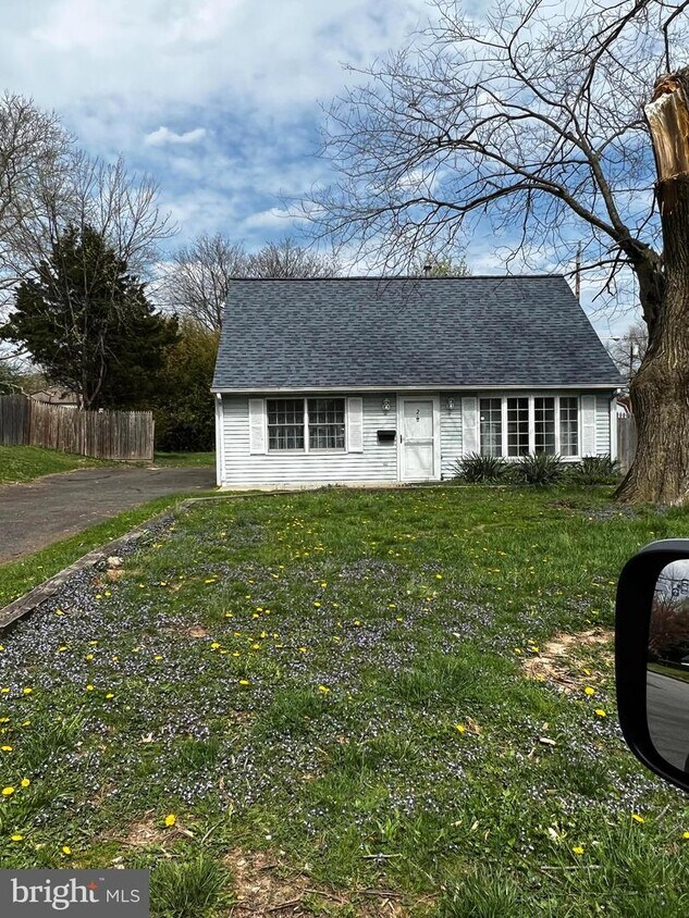 Primary Photo - 2 Boone Ave
