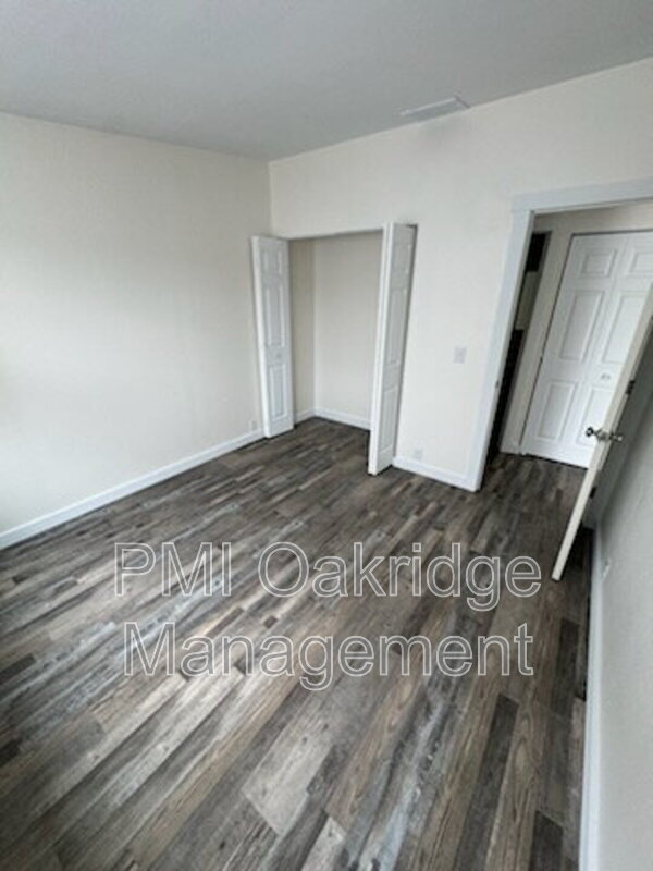 Foto del edificio - 167 Bevonne Ct