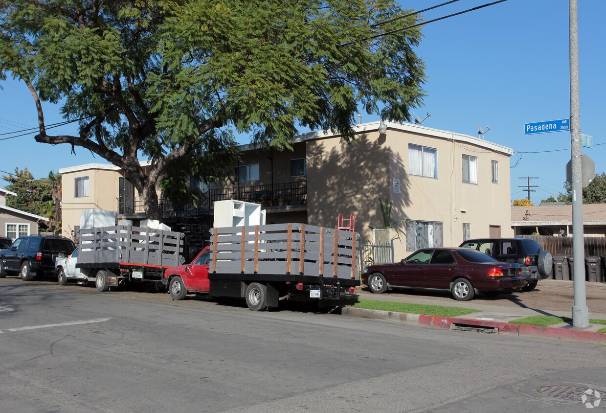 Building Photo - 2500 Pasadena Ave