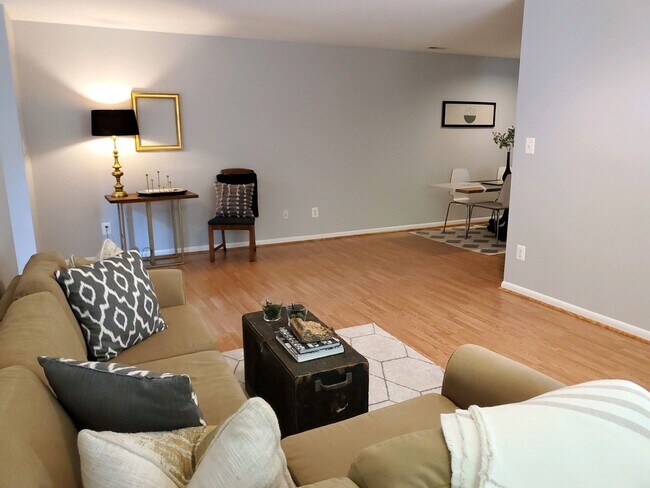 Building Photo - Beautiful Updated 1 bd/1ba Condo in Villas...