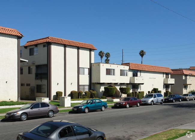 Building Photo - Casa De Verano