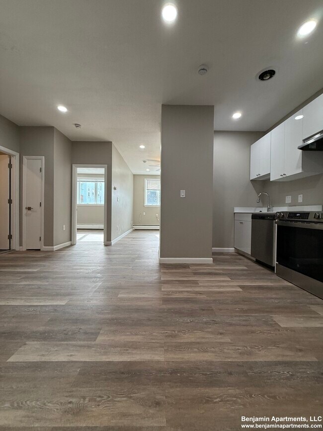 Building Photo - 50 Evergreen St