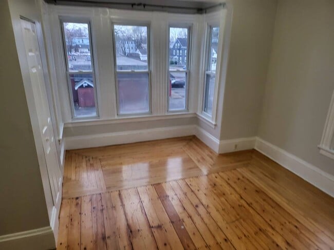 Building Photo - 188 Perkins Ave