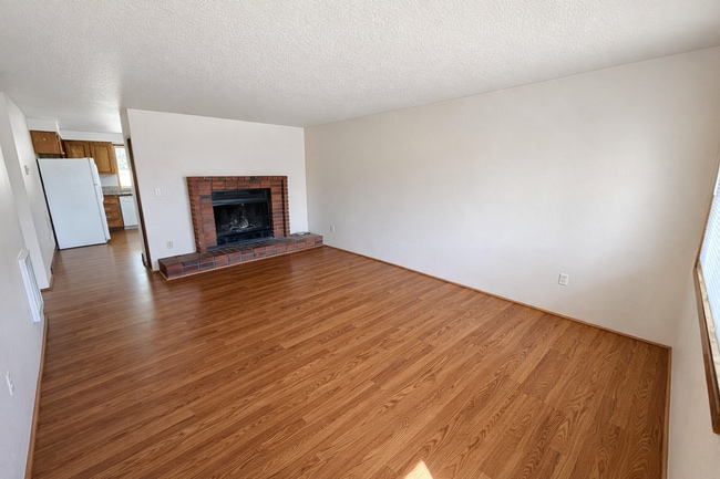 Building Photo - HANS01