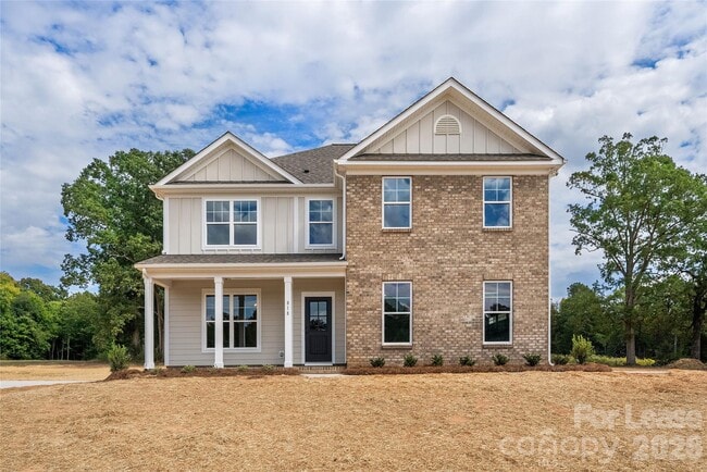 Foto del edificio - 818 N Rocky River Rd