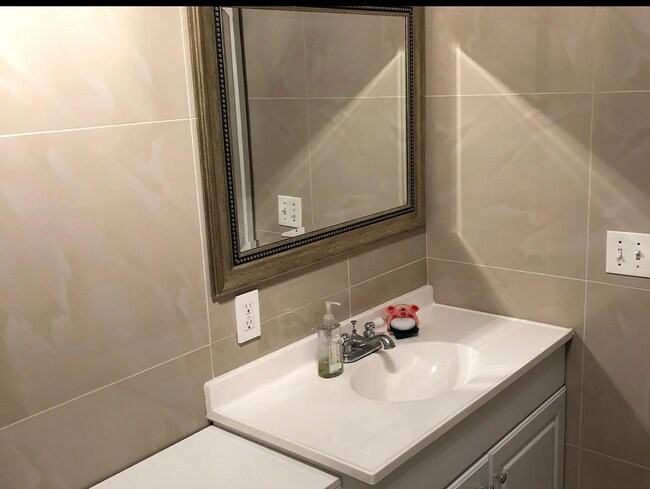 Foto del edificio - 1245 Farmstead Ave