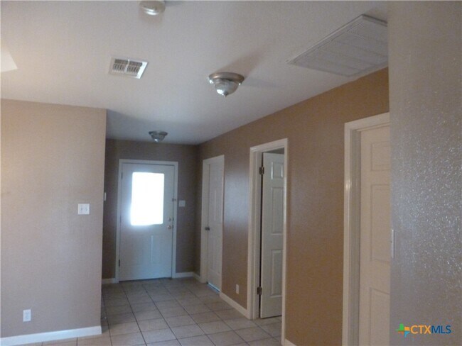 Building Photo - 1527 Dustin Cade Dr