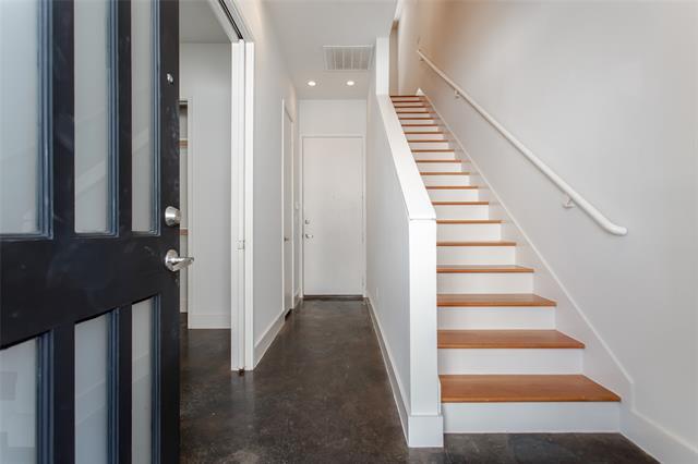 Foto del edificio - 1600 N Haskell Ave.