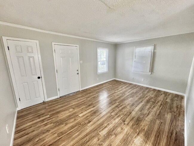 Foto del edificio - 1711 Coleen Rd