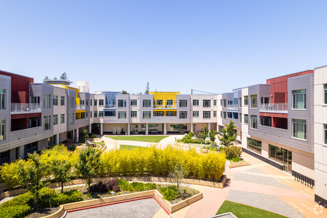 Central Courtyard - Park Plaza