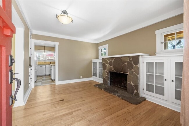 Building Photo - 255 Grant St