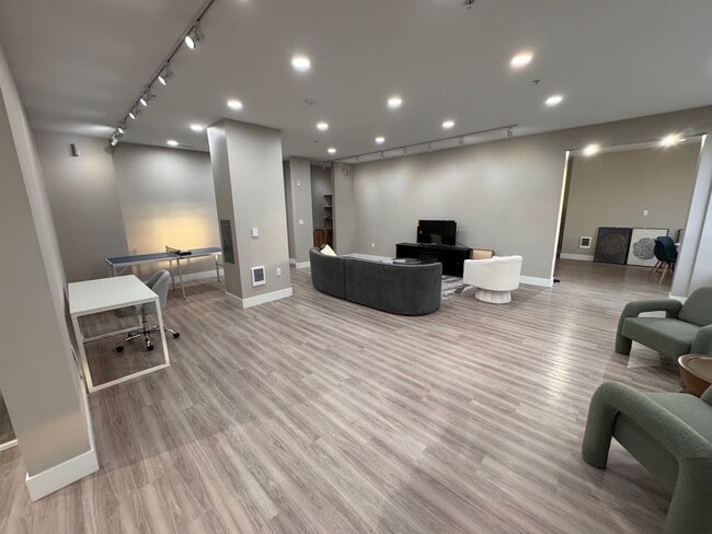 Interior Photo - Hawthorne @ Ladd's - 1 & 2 Bedroom Apartme...