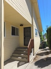 Building Photo - 13445 Lakeshore Dr