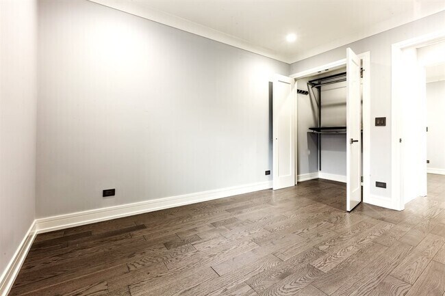 Foto del edificio - 2141 W Fletcher St
