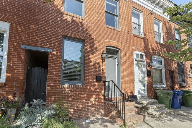 Photo - 2222 Essex St Townhome