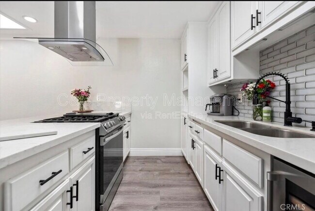 Foto del edificio - 2764 Tropicana Dr