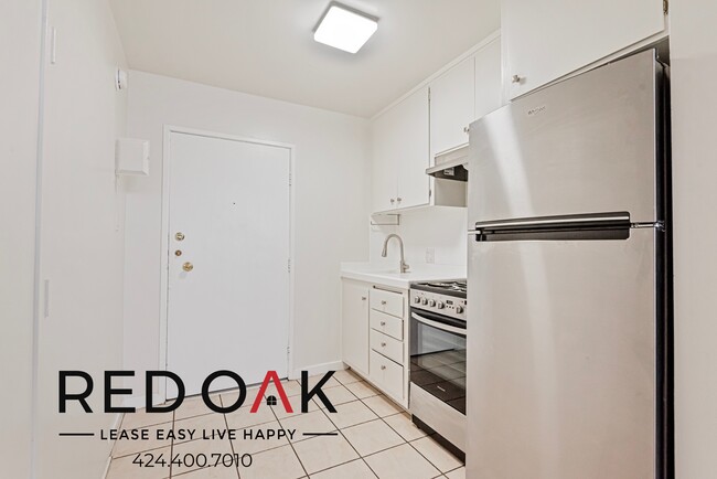 Building Photo - ~2 Weeks FREE~ Cozy Studio with Stainless ...