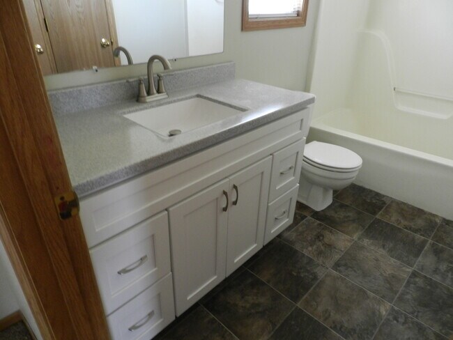 Building Photo - 119 Shara Dr