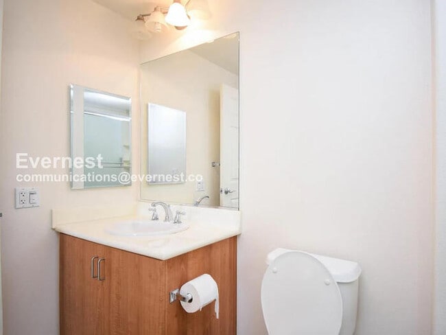 Building Photo - 1101 S Main St