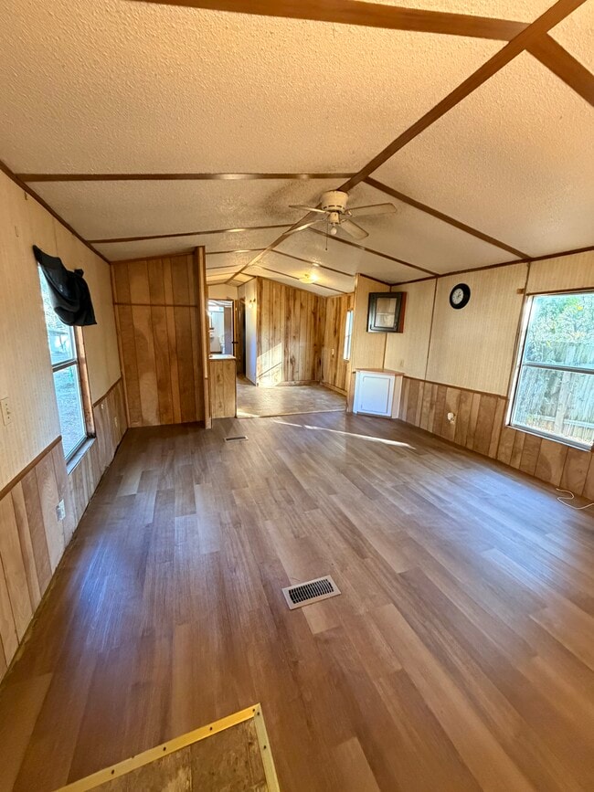 Foto del edificio - Trailer 15