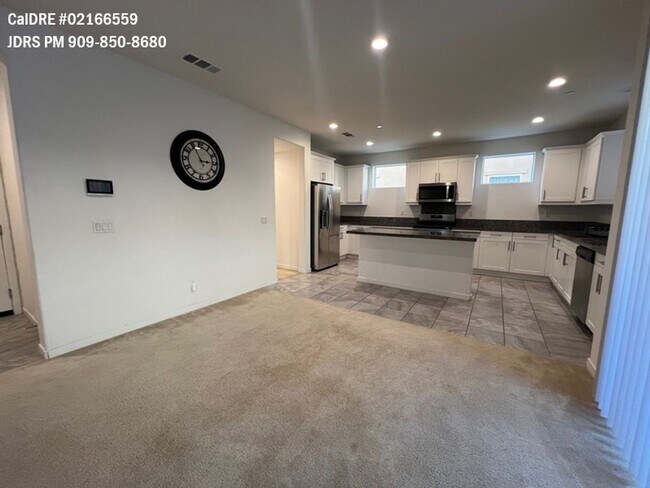 Building Photo - Price Lowered! Chino 4 Bedroom Condo