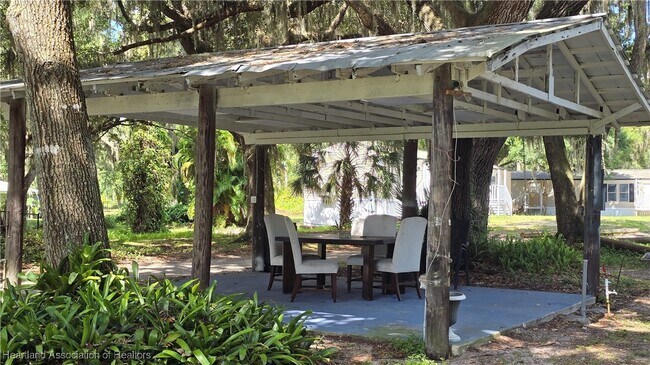 Foto del edificio - 44 Crawford Dr