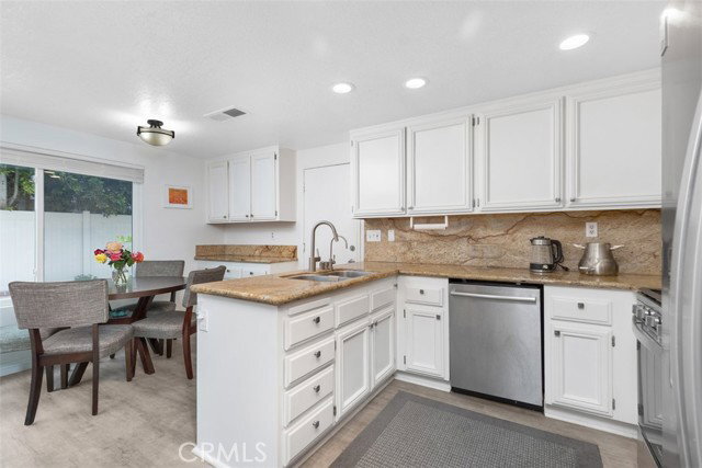 Foto del edificio - 24962 Via Denise