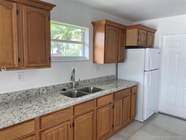 Building Photo - 10625 SW 171st St