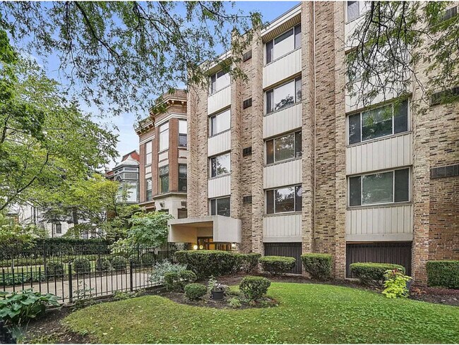 Foto del edificio - 510 W Fullerton Pkwy