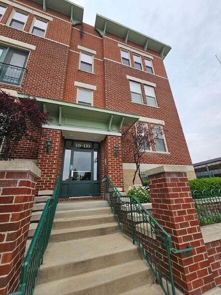 Foto del edificio - 120 E Mound St