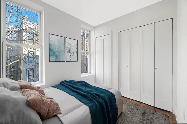 Building Photo - 313 East 92nd Street