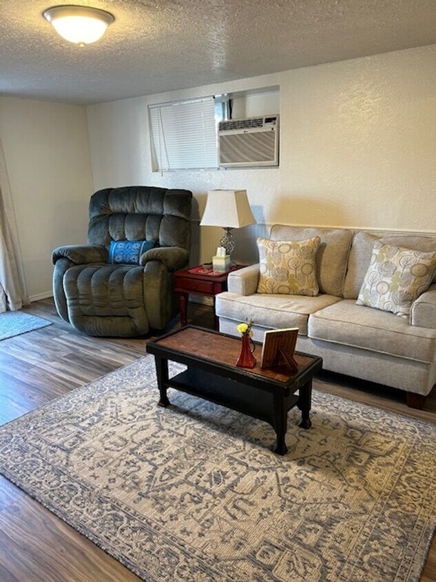 Primary Photo - Whitman Duplex