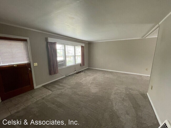 Building Photo - 2 br, 1 bath House - 222 Jadwin Ave.