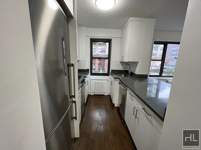 Foto del edificio - EAST 56 STREET