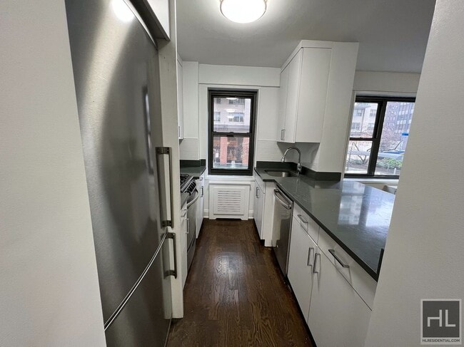 Building Photo - EAST 56 STREET