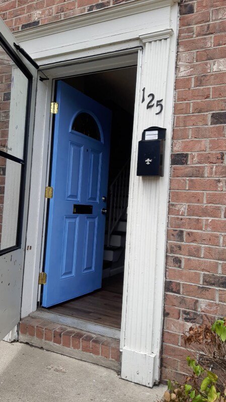 Foto del edificio - 125 Tarryton Ct W