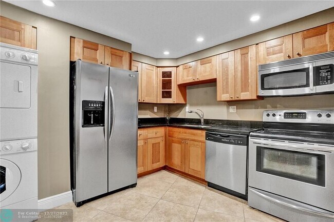 Building Photo - 3430 Galt Ocean Dr