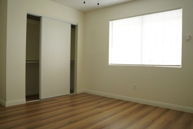 Foto del edificio - 12149 Alondra Blvd