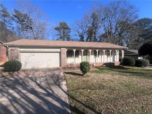 Foto del edificio - 2274 Greenway Dr
