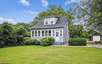 Building Photo - 615 Ridgely Ave