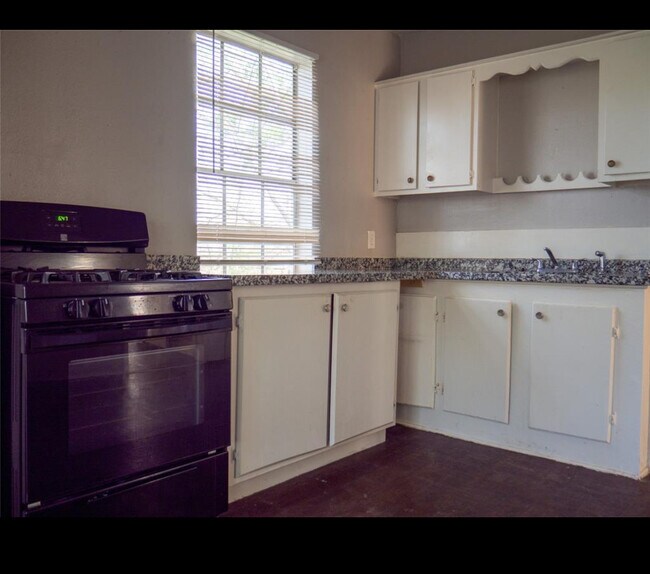 Foto del edificio - 2508 Everett St