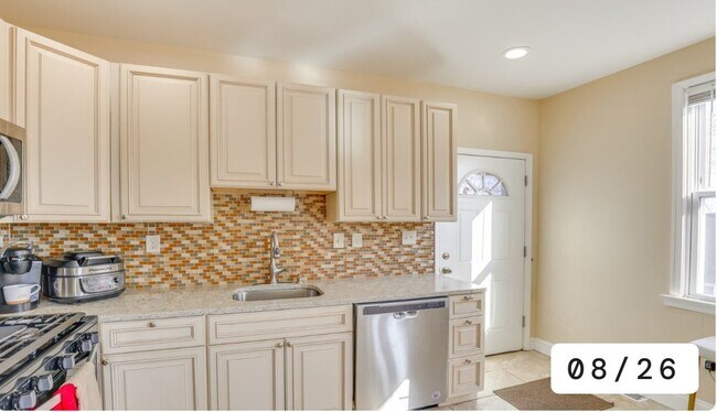 Foto del edificio - 4302 Woodlea Ave